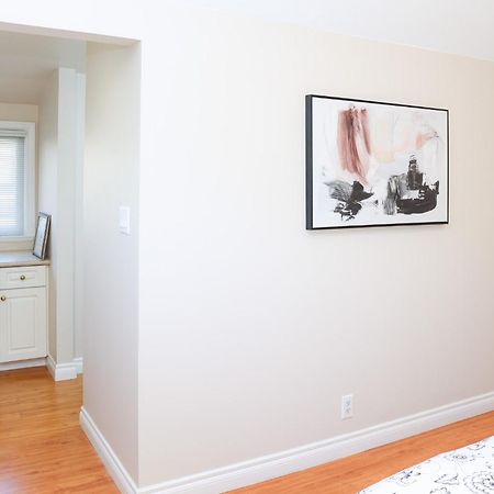 Spacious Two Bedrooms With Two Bathrooms Central Richmond 15Min To Yvr Airport Exteriér fotografie